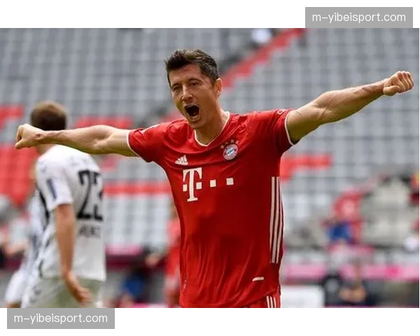 莱万专访:谈论年龄与状态,以及对本赛季金靴的渴望